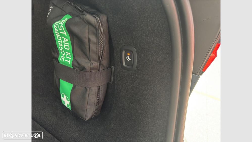 Volvo V90 2.0 T6 PHEV Plus Dark AWD - 19