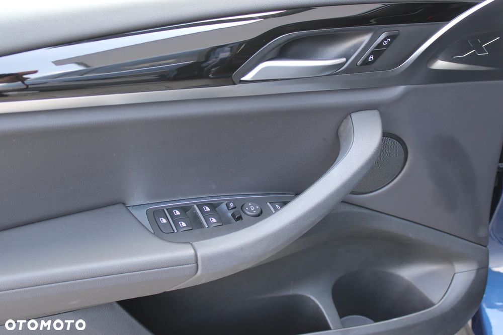 BMW X3 xDrive20i - 20