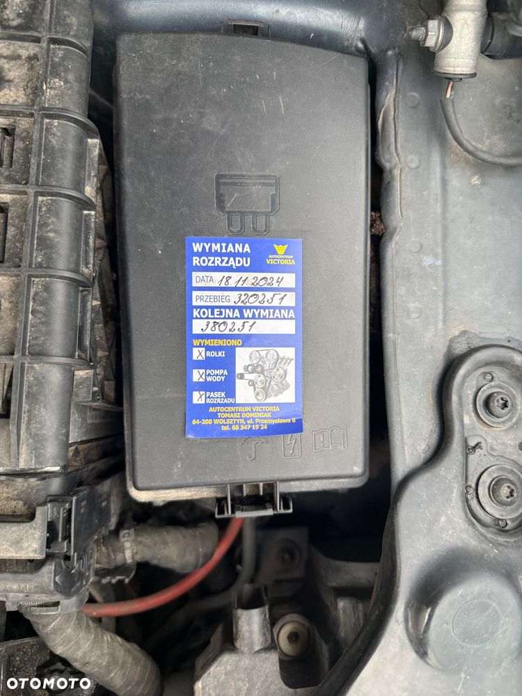 Volkswagen Touran 2.0 TDI SCR (BlueMotion Technology) Highline - 25