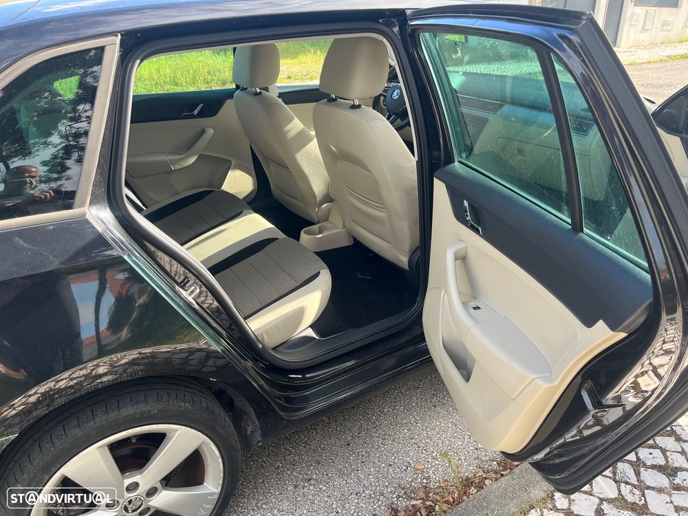 Skoda Rapid Spaceback 1.6 TDi Elegance - 12