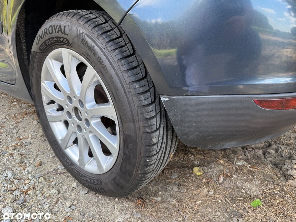 Volkswagen Golf Plus 1.9 TDI Comfortline - 6