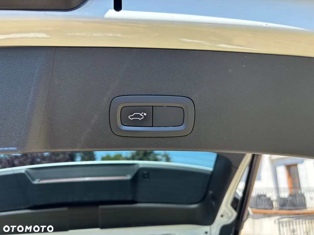 Volvo XC 40 T4 AWD Inscription - 25