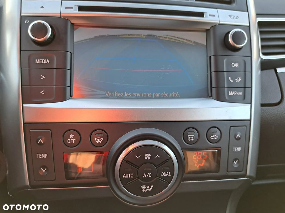 Toyota Verso 1.6 D-4D Prestige - 8