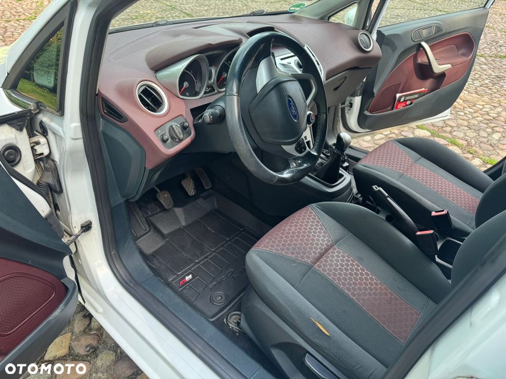 Ford Fiesta 1.6 Titanium - 18