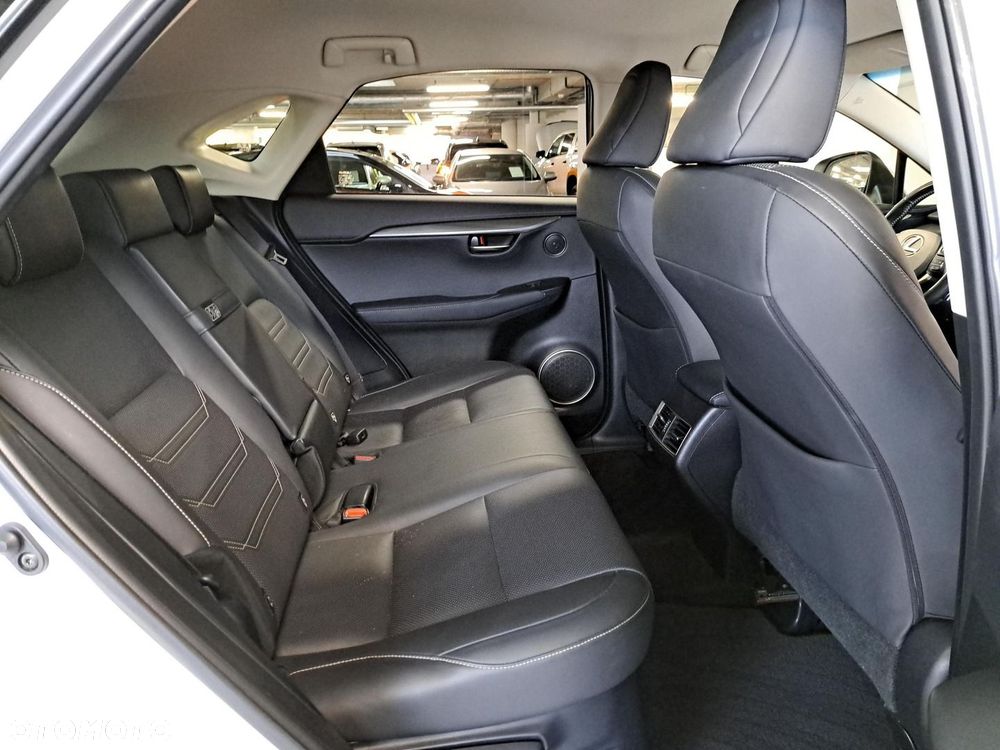 Lexus NX 300h Comfort AWD - 13