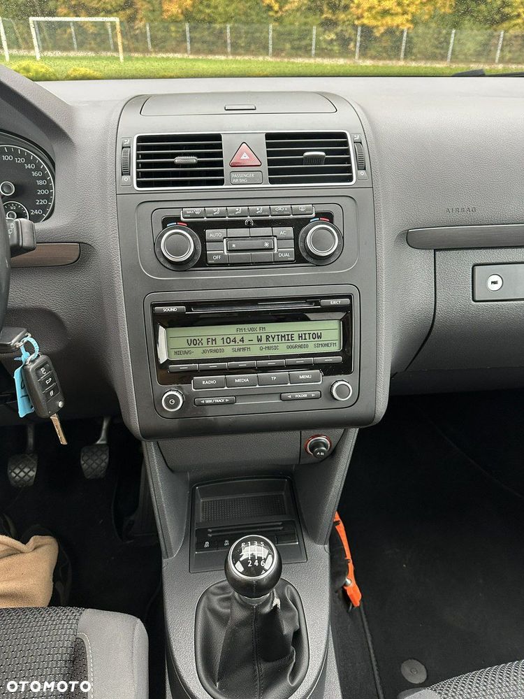 Volkswagen Touran - 21