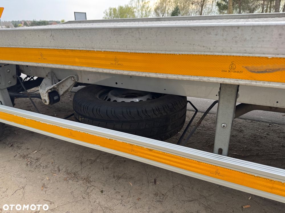 Mercedes-Benz Sprinter - 9