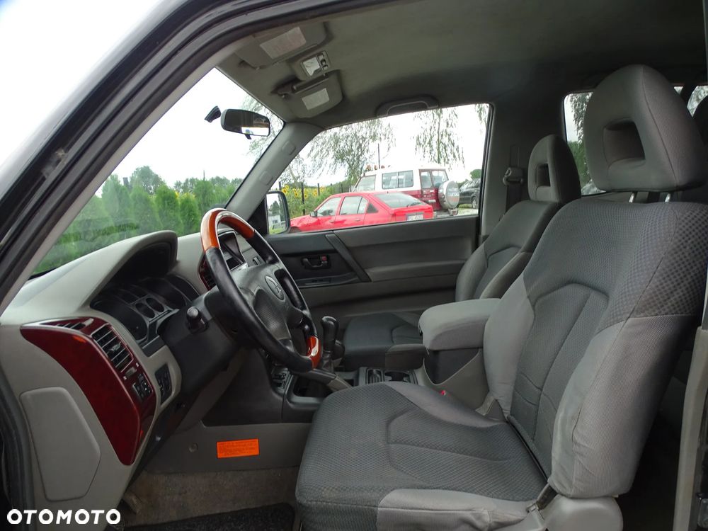 Mitsubishi Pajero - 5