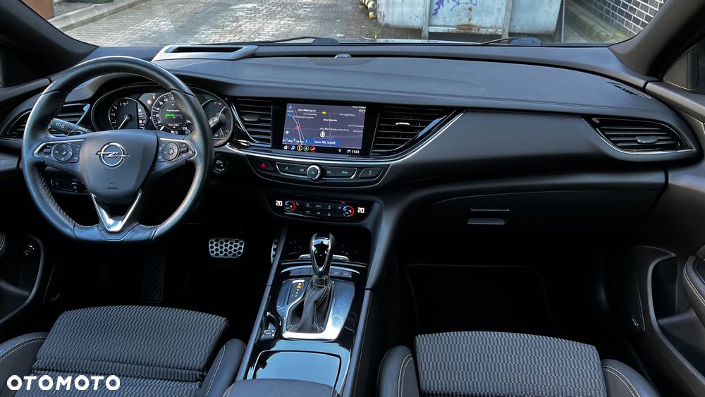 Opel Insignia - 32