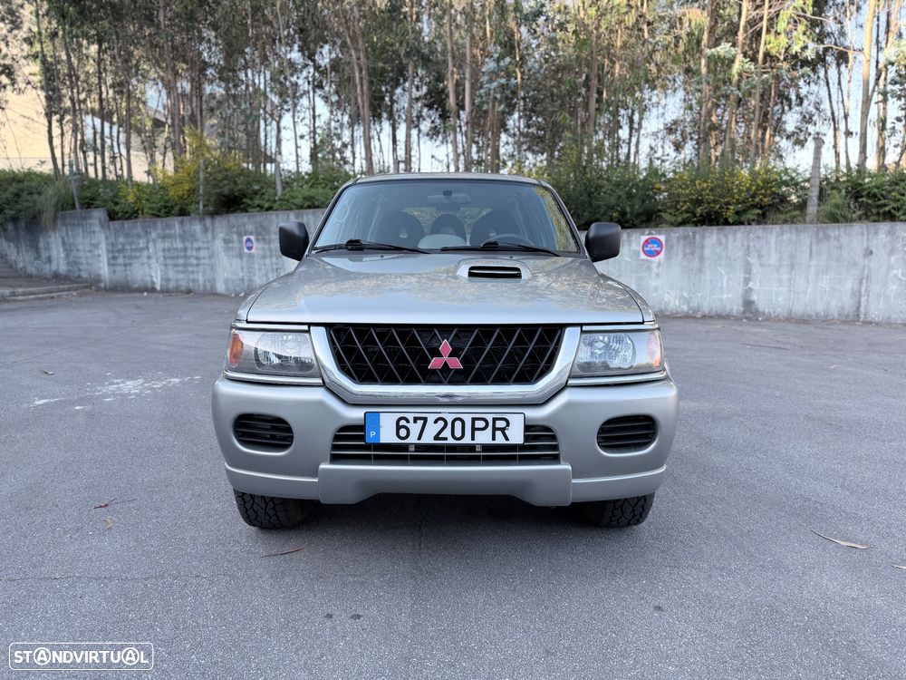 Mitsubishi Pajero Sport 2.5 TD GLS - 4