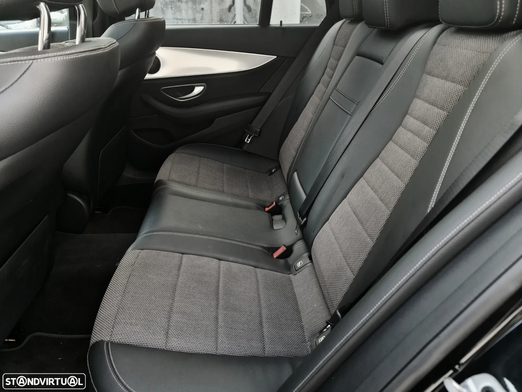 Mercedes-Benz E 300 de Avantgarde - 18