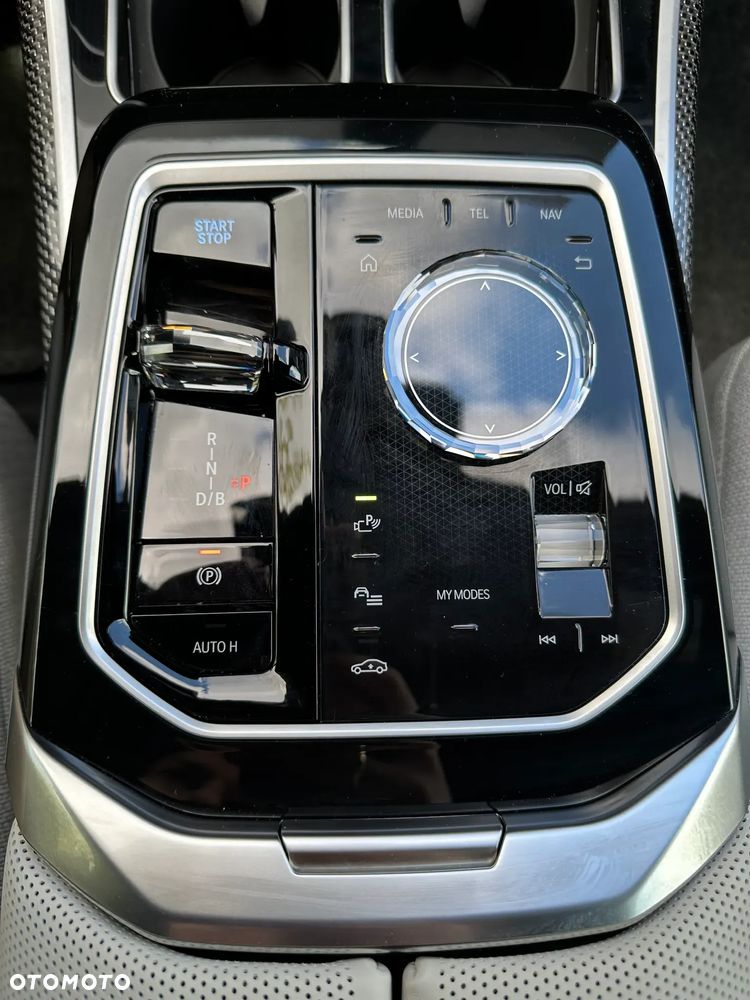 BMW i7 105.7kWh M70 xDrive - 18