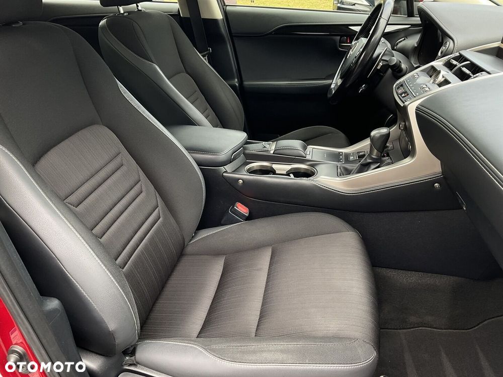 Lexus NX 300h Business Edition AWD - 11