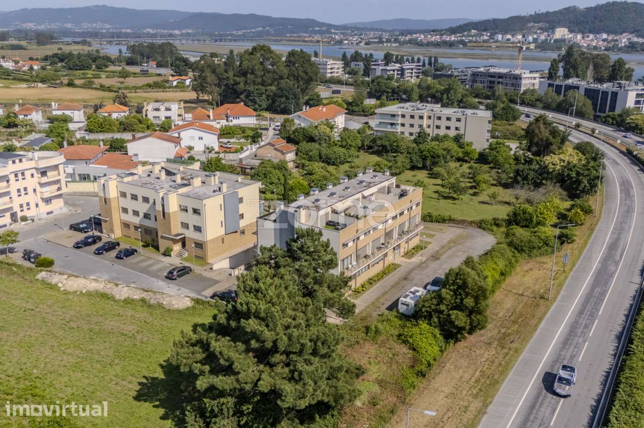 Apartamento T3 com 2 Garagens - Meadela - Grande imagem: 5/39