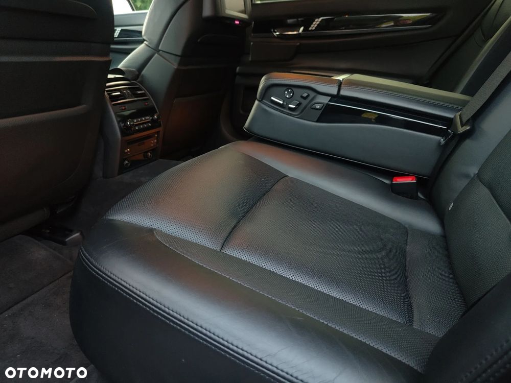 BMW Seria 7 - 33