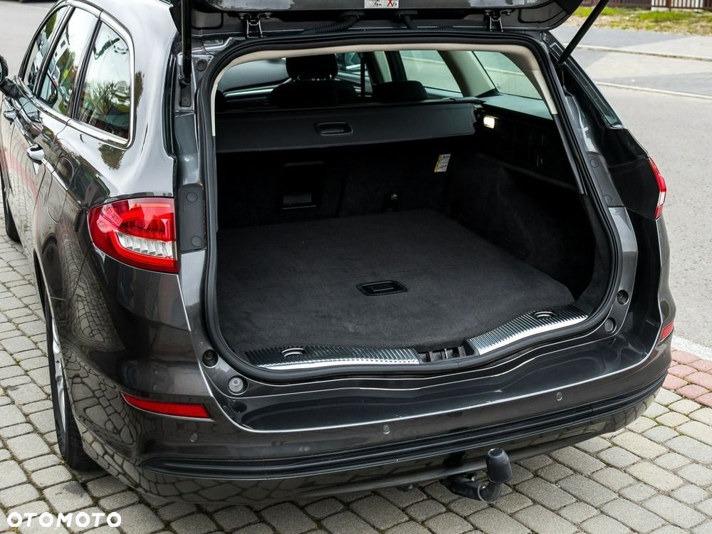 Ford Mondeo - 35