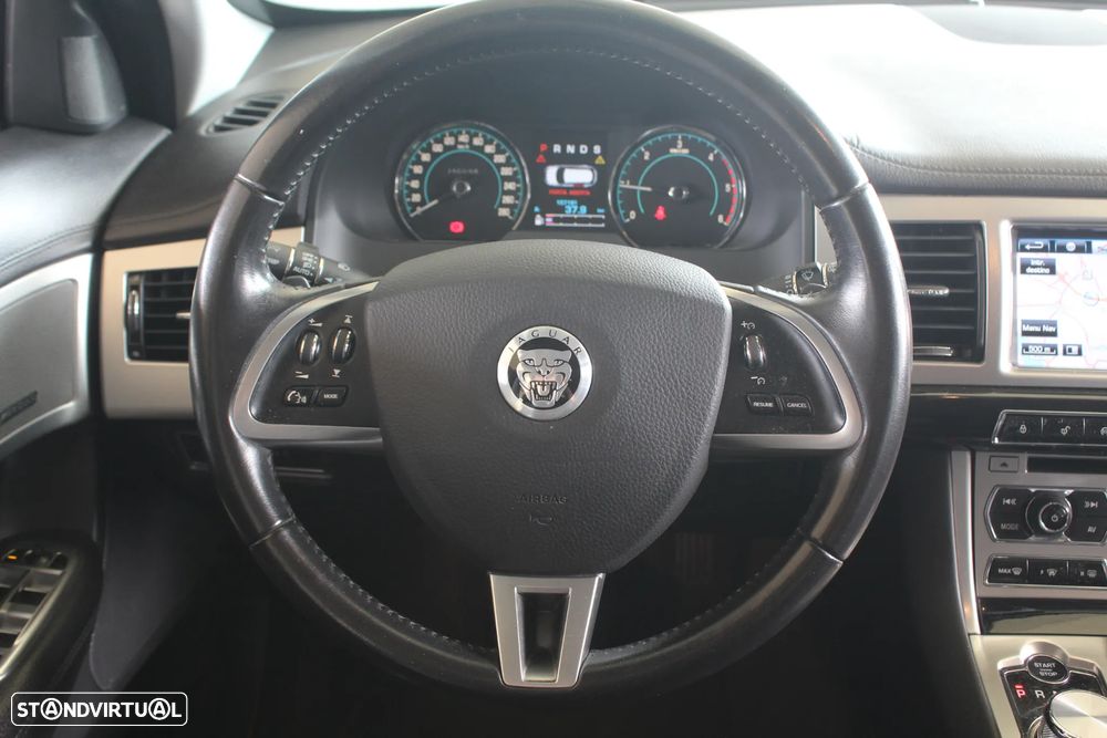 Jaguar XF Sportbrake 2.2 D R-Sport - 45