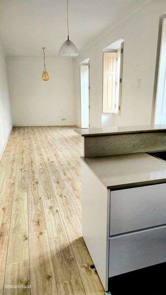 Arrendamento de apartamento T2 na praça 25 de Abril, 7, Algés - Grande imagem: 4/11