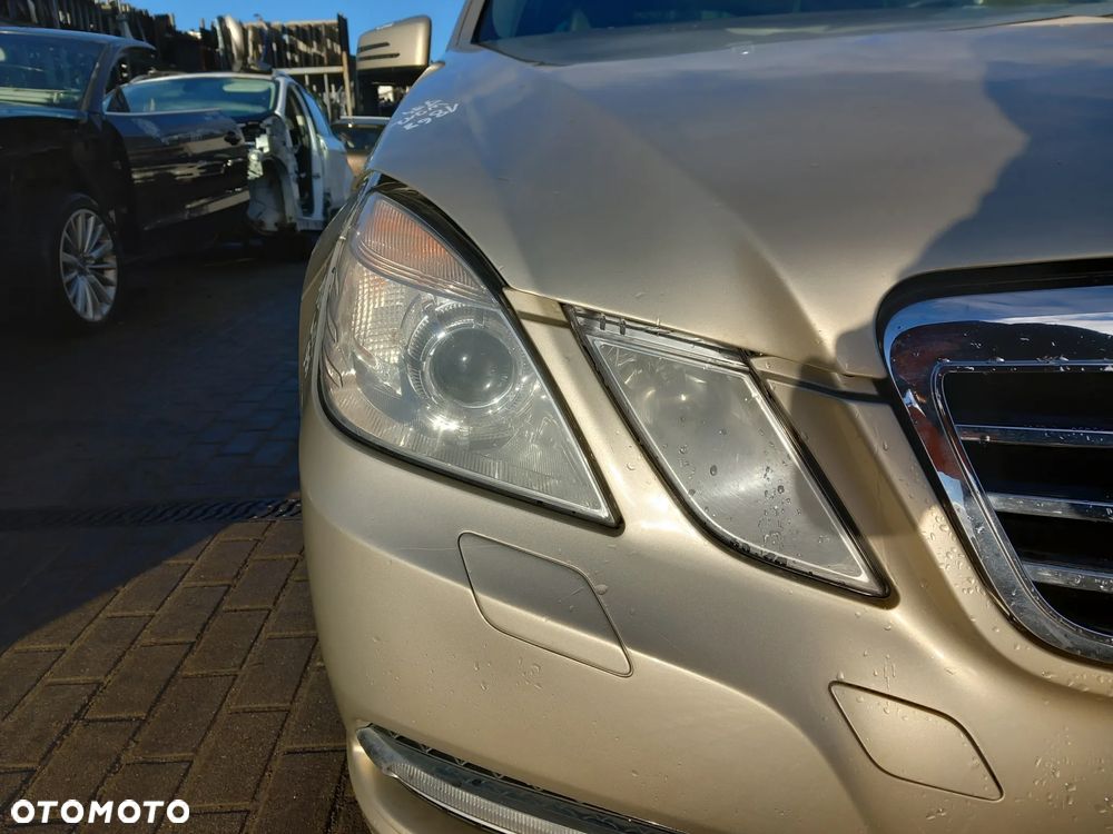MERCEDES E-KLASA E212 LAMPA REFLEKTOR PRAWA PRZEDNIA PRAWY PRZÓD - 1