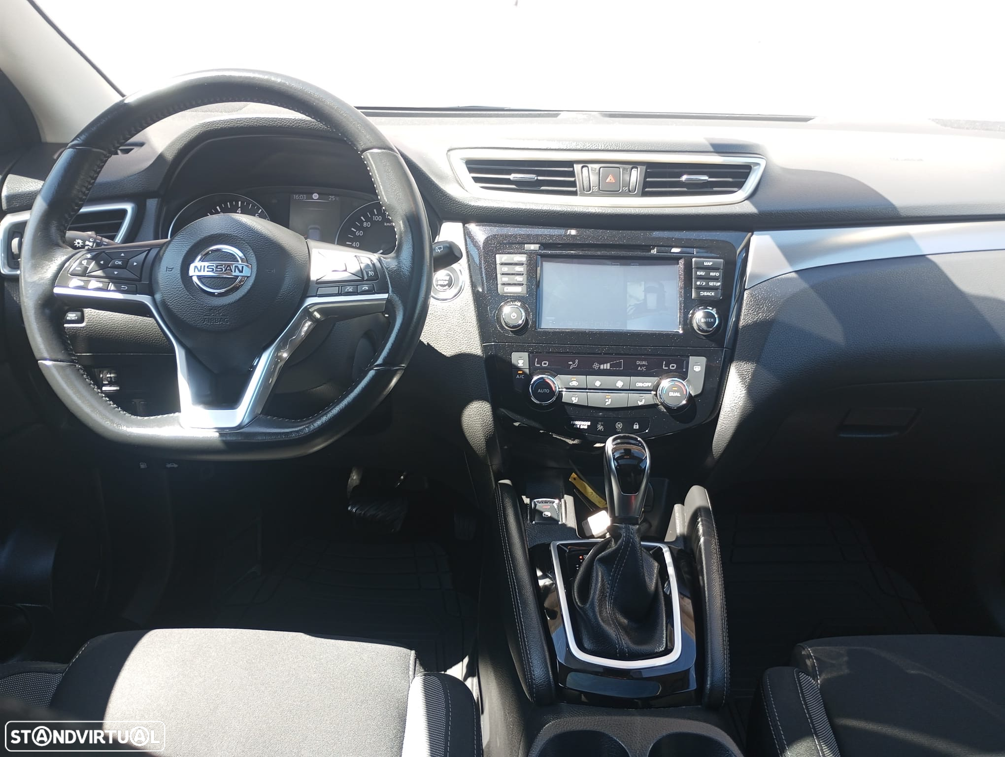 Nissan Qashqai 1.2 DIG-T N-Connecta 18 Xtronic - 9