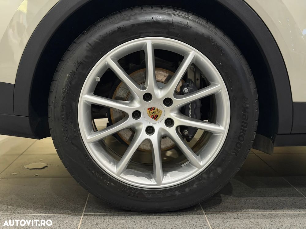 Porsche Cayenne Standard - 18