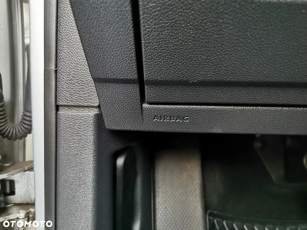 Volkswagen Golf 1.6 Trendline DSG - 33