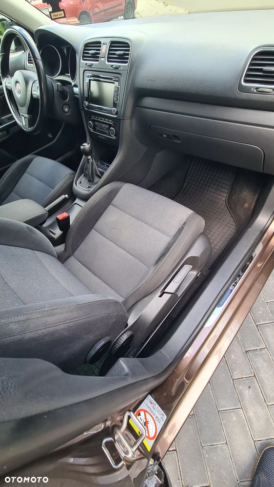 Volkswagen Golf 1.6 TDI DPF Style - 9