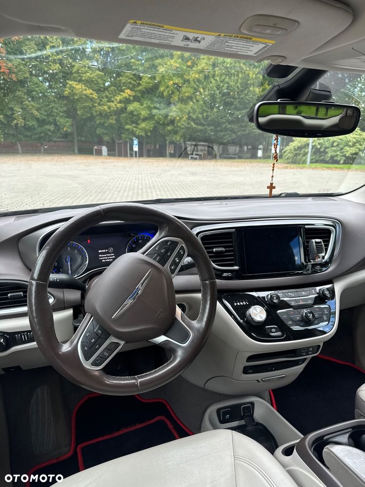 Chrysler Pacifica - 7