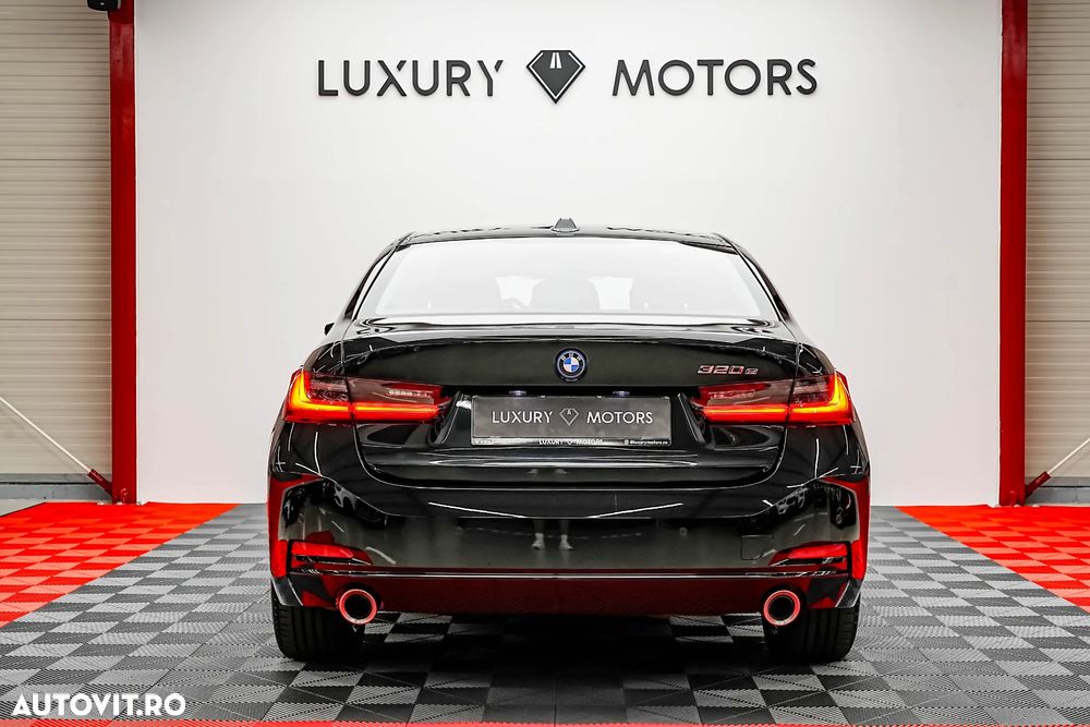 BMW Seria 3 320e Aut. Sport Line - 13