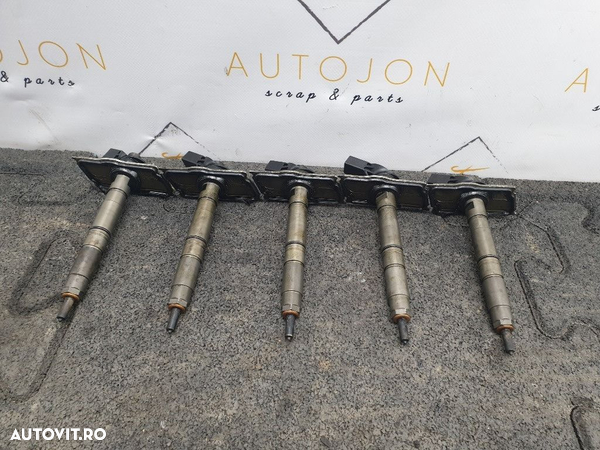 Injector  AUDI Q7 4LB 2006 - 2016 3.0 TDI quattro BUG 059130089AB, 059130758E