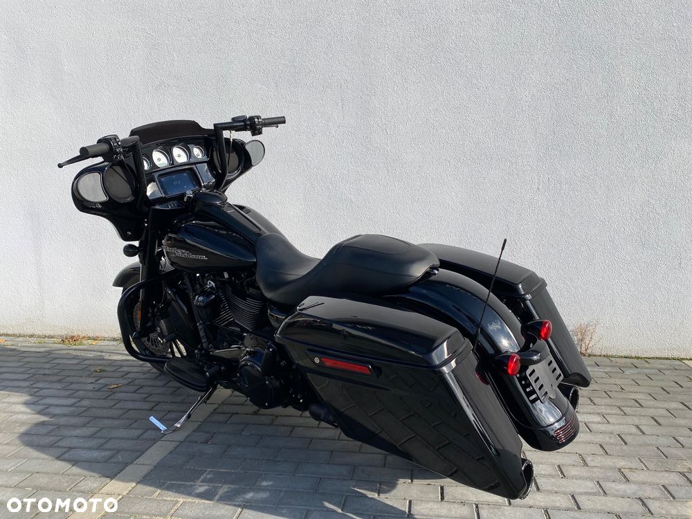 Harley-Davidson Touring Street Glide - 11