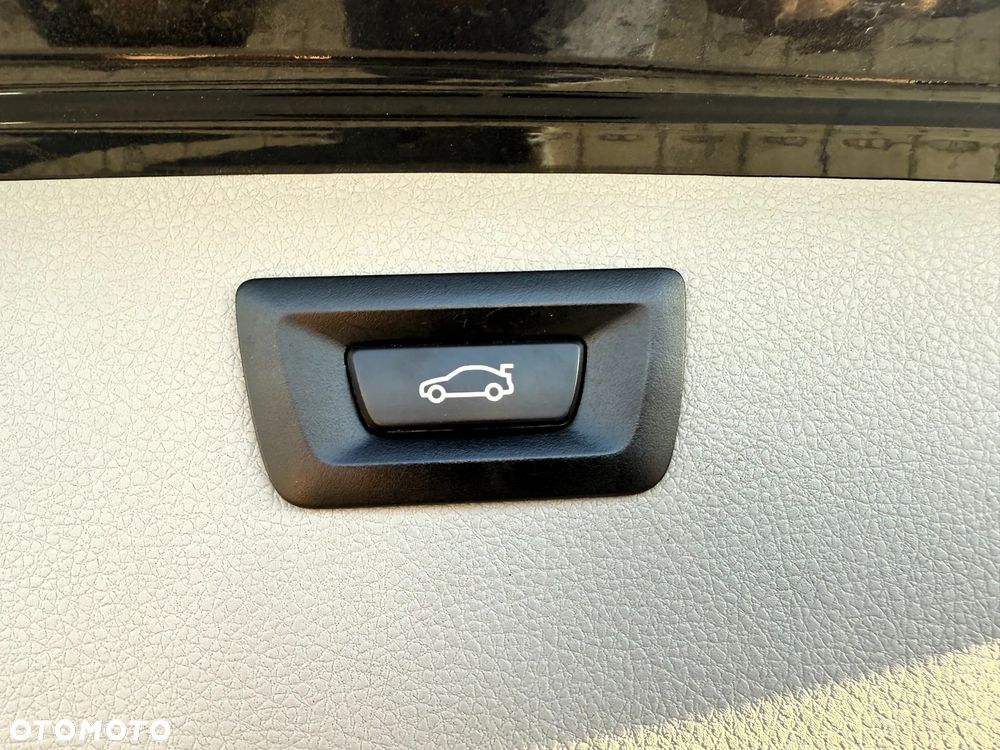 BMW Seria 3 318d - 11