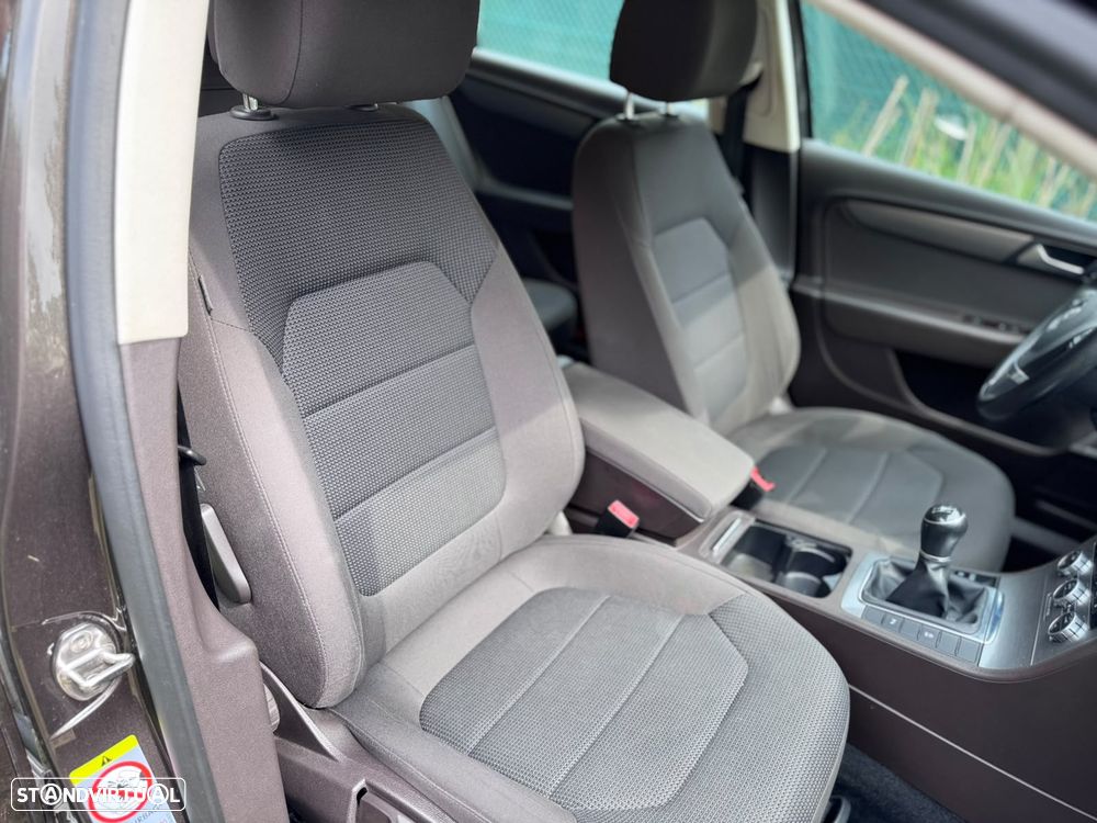 VW Passat Variant 2.0 TDI BlueMotion Comfortline - 26