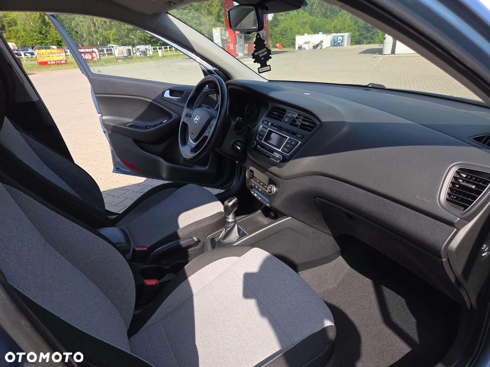 Hyundai i20 - 12
