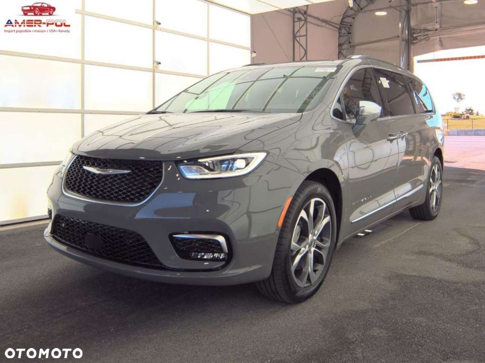 Chrysler Pacifica - 2