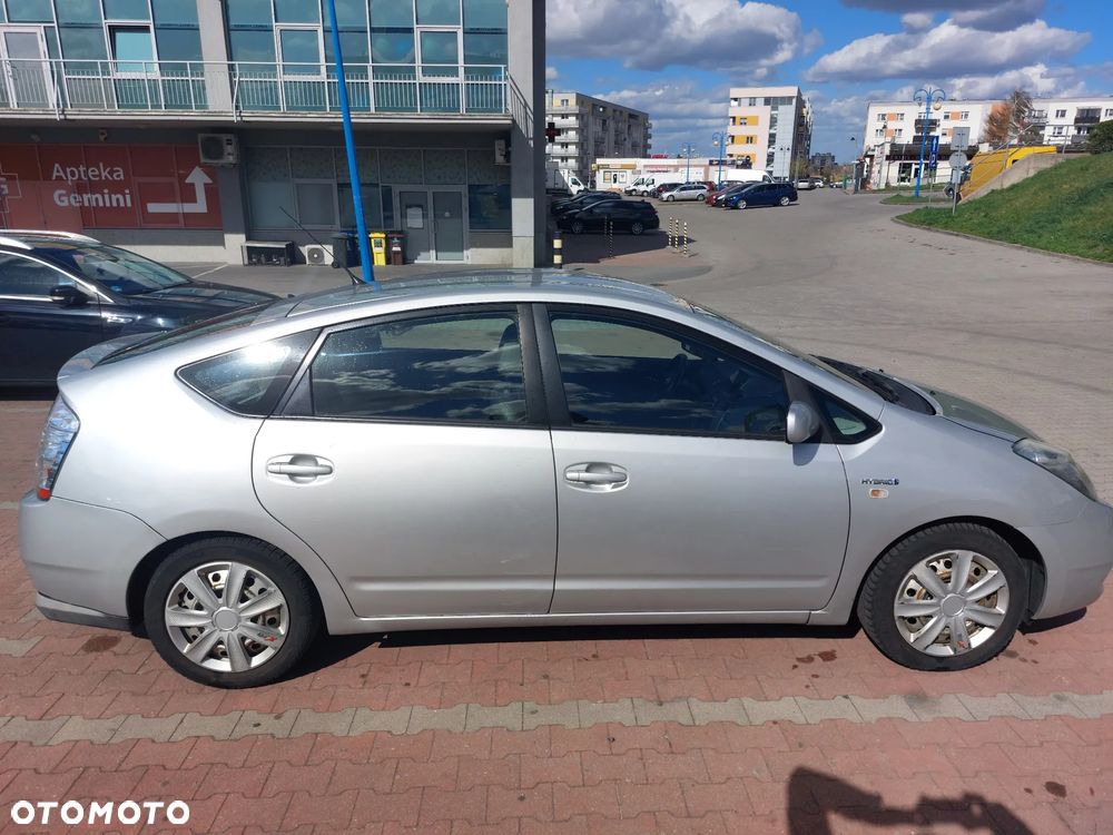 Toyota Prius 1.5 VVT-i Sol - 3
