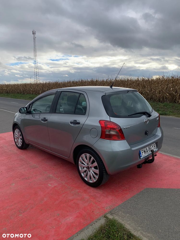 Toyota Yaris 1.3 VVT-i Sol - 4
