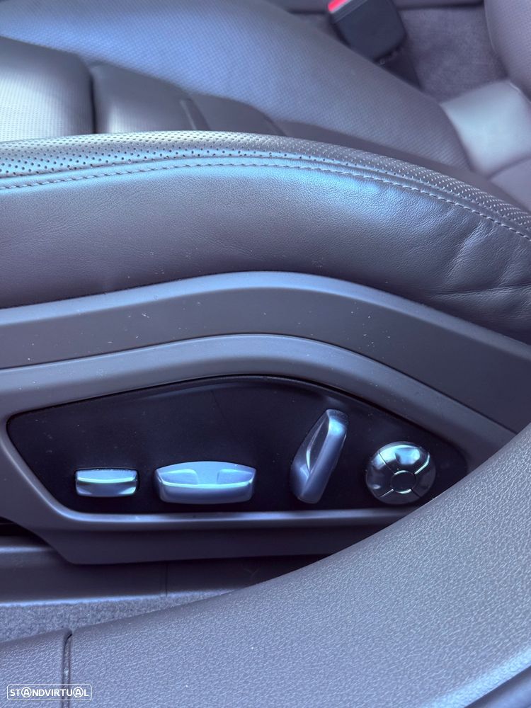 Porsche Panamera Sport Turismo 4S E-Hybrid - 38