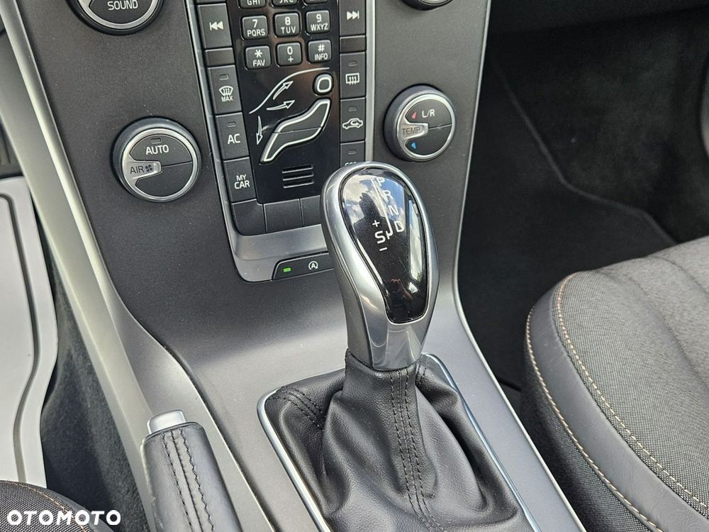 Volvo V40 D2 Geartronic Momentum - 15