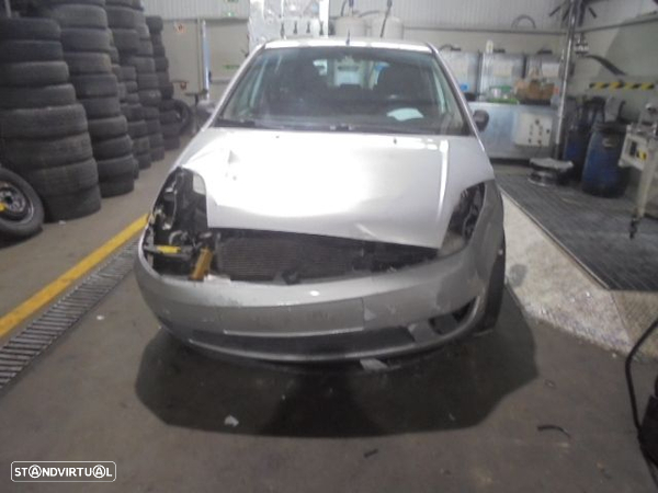 Carro MOT: FUJA FORD FIESTA 5 2003 1.25 75CV 5P CINZA GASOLINA