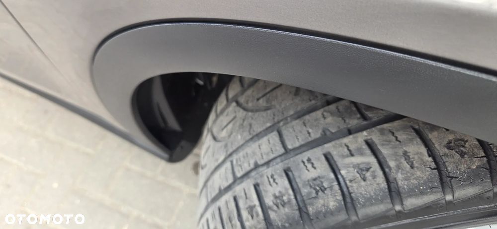 Mercedes-Benz GLA 250 7G-DCT StreetStyle - 24