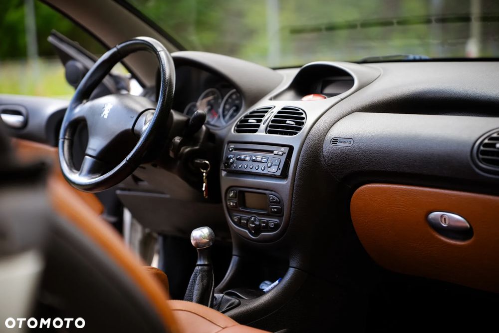 Peugeot 206 CC 1.6 - 12