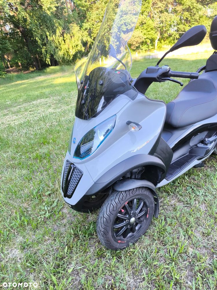 Piaggio MP-3 - 12