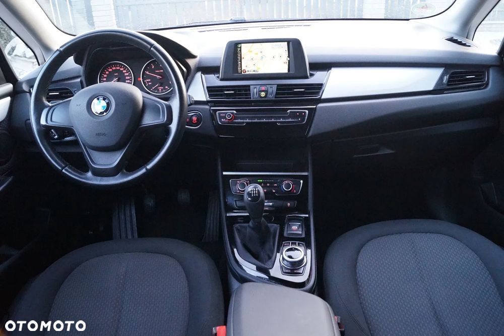 BMW Seria 2 216d - 6