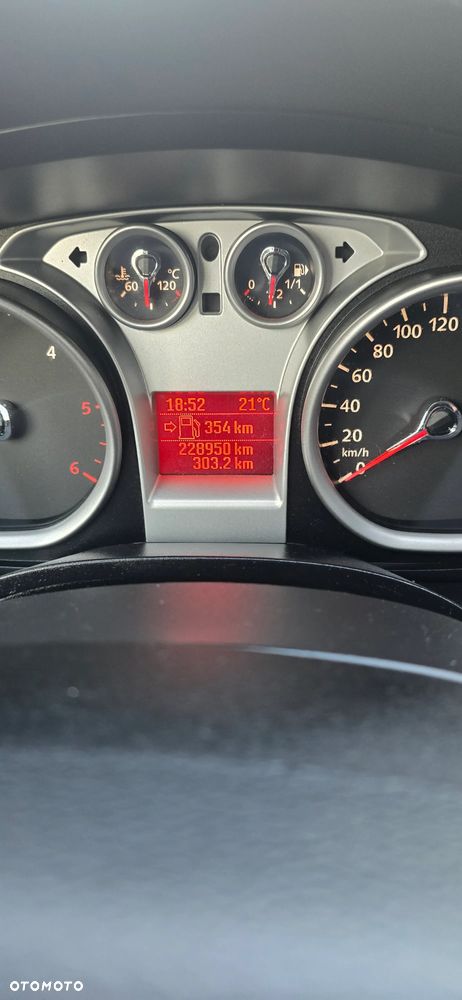 Ford Kuga 2.0 TDCi Individual - 3