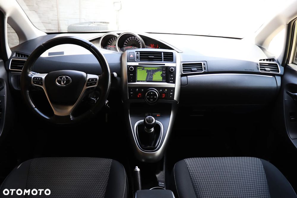 Toyota Verso 1.8 Premium - 21