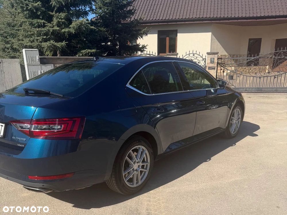 Skoda Superb 2.0 TSI 4x4 L&K DSG - 4