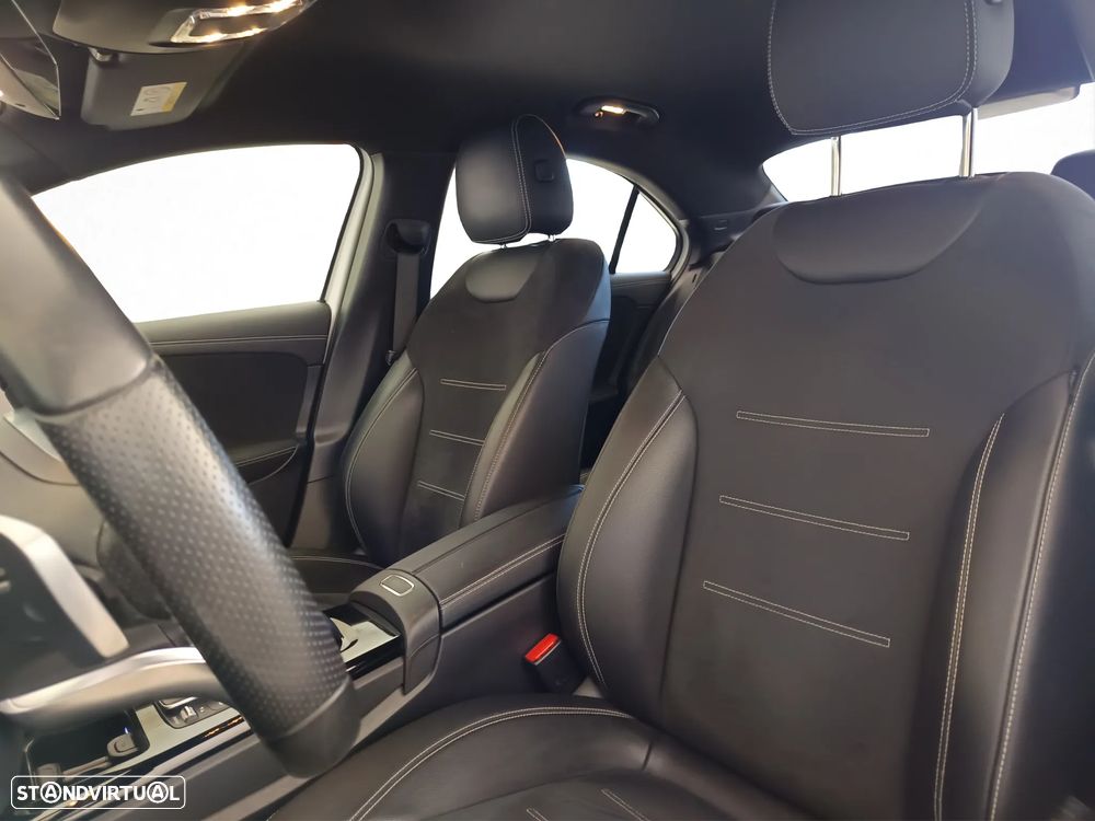Mercedes-Benz A 250 Limousine e AMG Line - 24