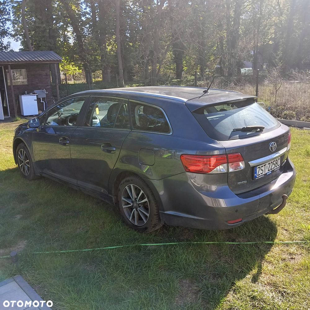 Toyota Avensis 1.6 Active - 4