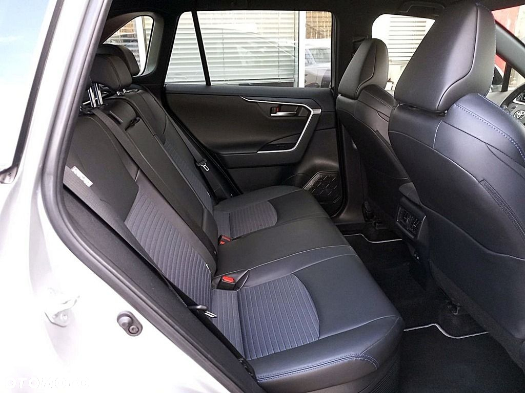 Toyota RAV4 - 7